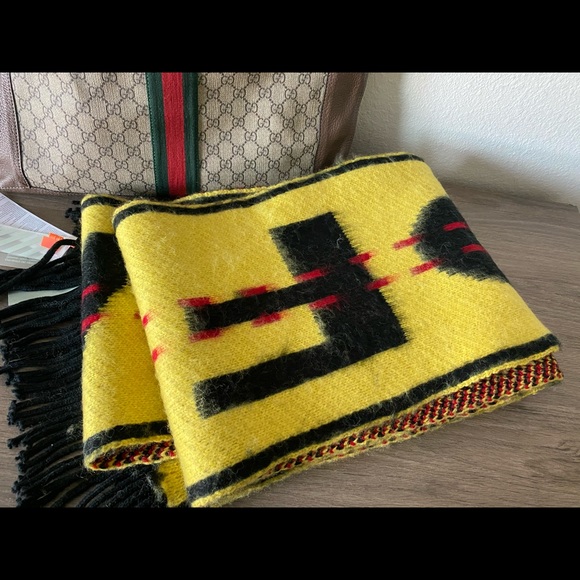 NEW Off-White Logo Scarf *Limited Edition - Picture 5 of 9
